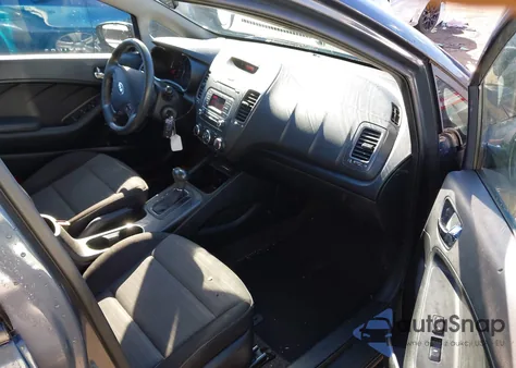 2016 Kia Forte Lx z USA, uszkodzony, nr VIN KNAFK5A81G5583629